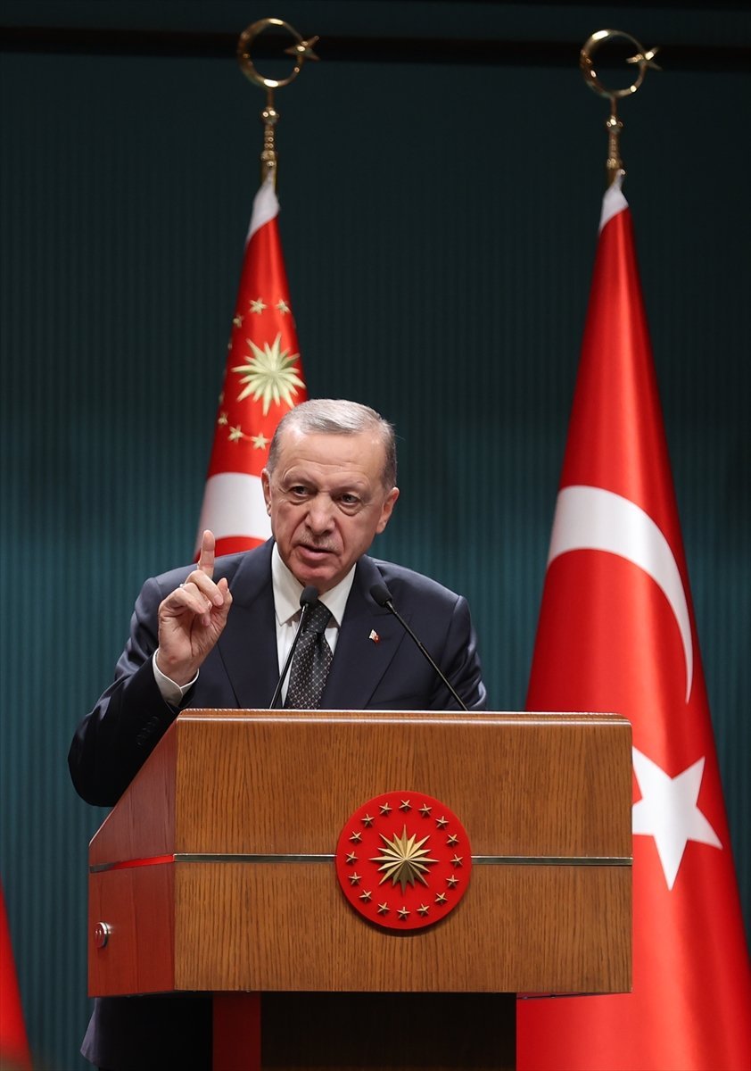 Cumhurbaşkanı Erdoğan'dan öğrencilere müjde: Burs miktarları artırıldı