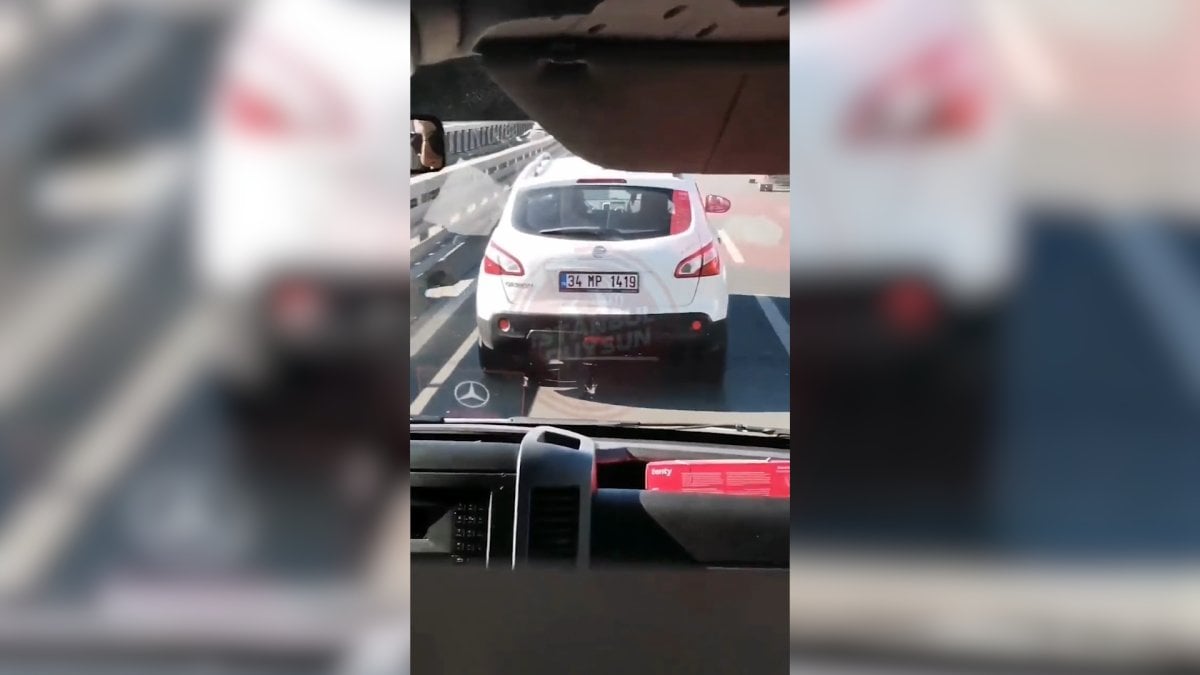 İstanbul'da ambulansa yol vermeyen duyarsız sürücü