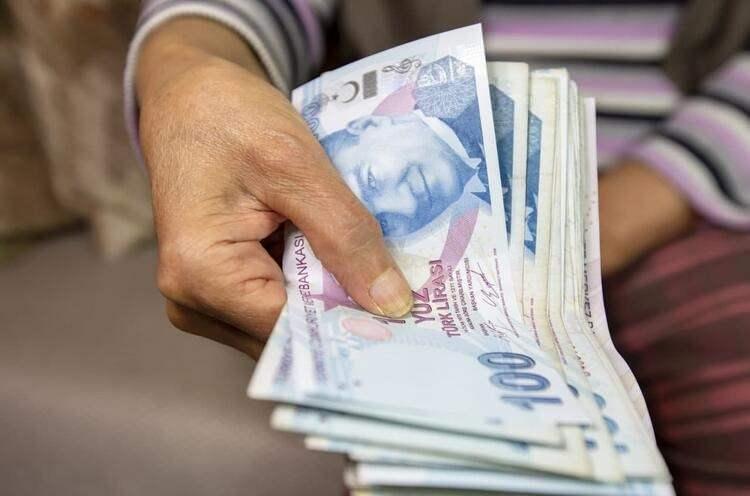 <p>Beklenti yıllık enflasyonun yüzde 51.35, aylık enflasyonun ise yüzde 2.86 oranında gelmesi yönündeydi. Şubat ayında yıllık enflasyon yüzde 55.18, aylık enflasyon ise yüzde 3.15 olarak açıklanmıştı.</p>
