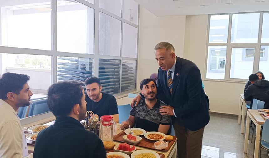 CHP adayı, Hemşireler Günü'nde sağlıkçılara söz verdi!