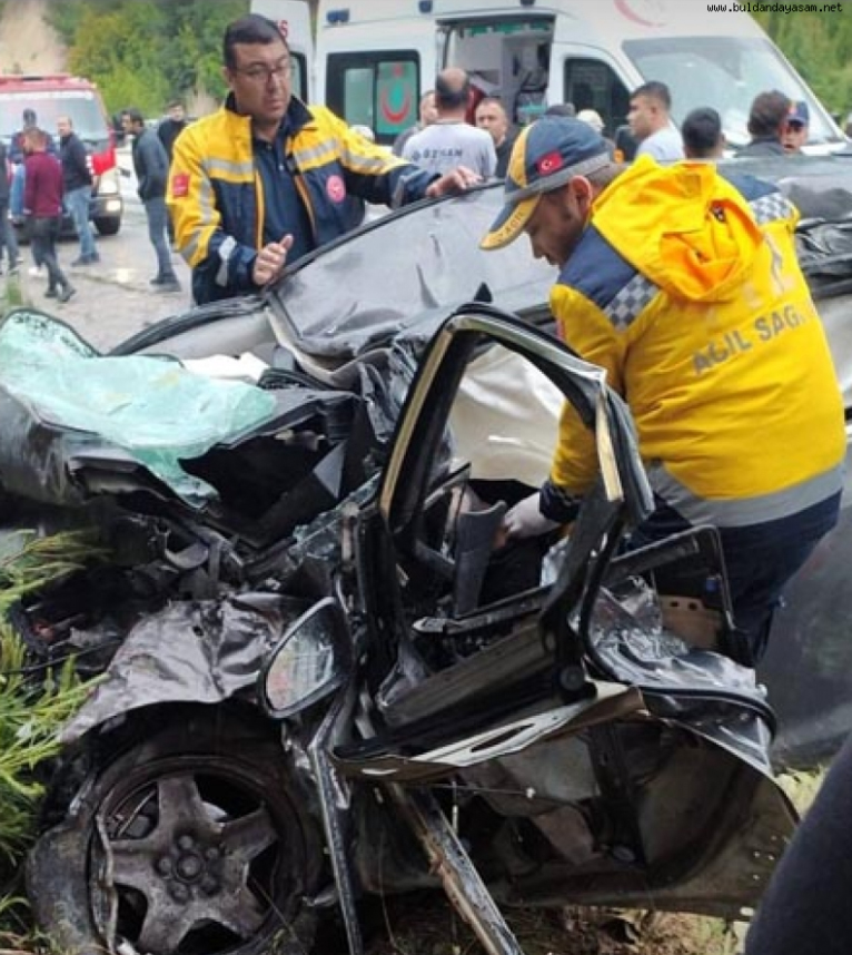 Marmaris Devlet hastanesi personeli ve ailesi trafik kazasında hayatlarını kaybetti