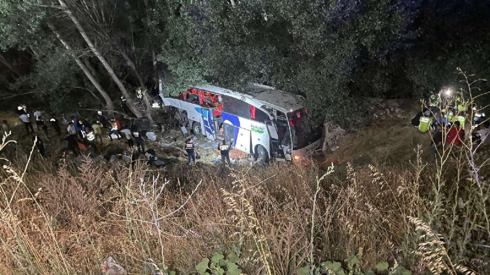 Son Dakika... Yozgat'ta otobüs şarampole uçtu: 12 ölü