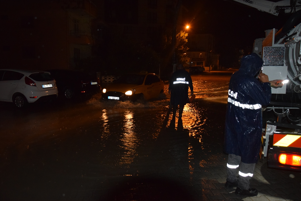 Konya’da sağanak sele neden oldu! Hastaneyi su bastı