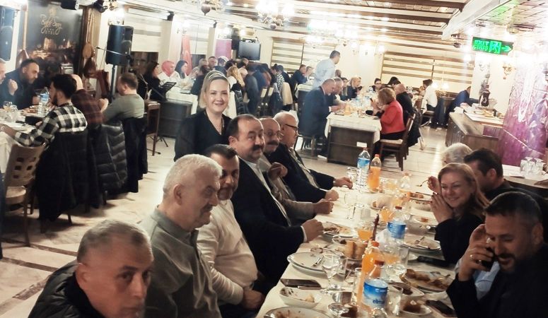 Başkanlığını Semra Uz’un  yaptığı, yaklaşık 50 öğrenciye burs vererek dikkatleri